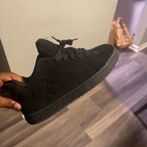 Under Armour Men's Black Sneakers